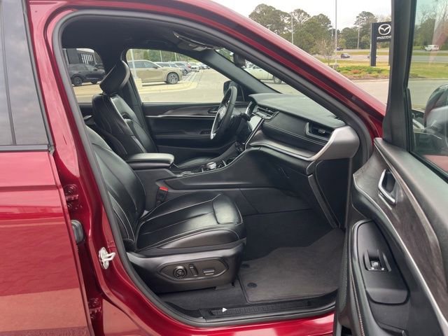 Used 2024 Jeep Grand Cherokee Limited image 36