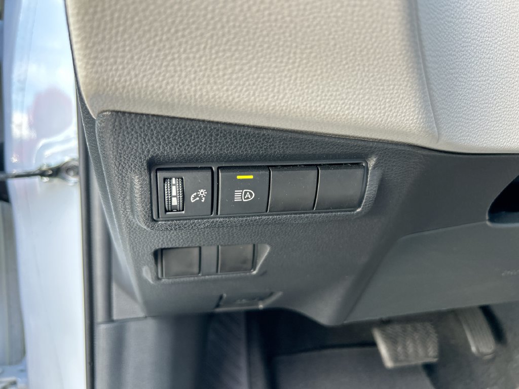 Certified 2025 Toyota Corolla Cross L FWD image 13