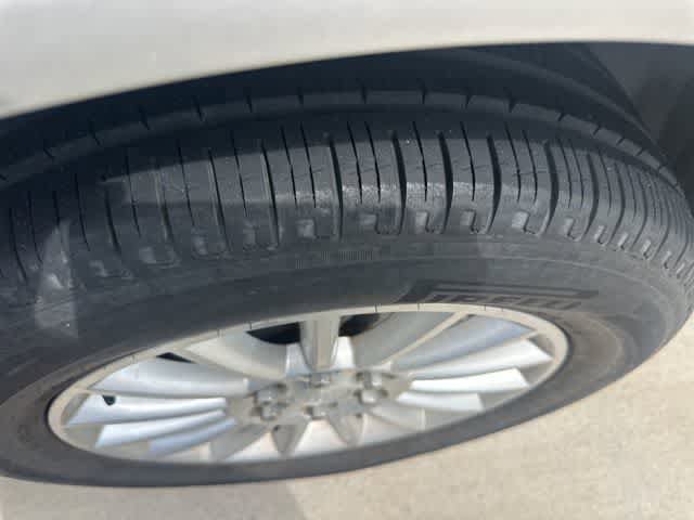 Used 2012 Buick Enclave Leather FWD image 9