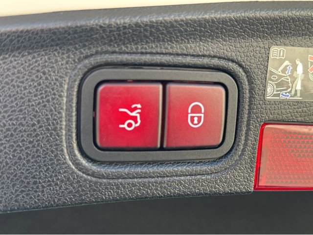 Used 2023 Mercedes-Benz C 300 Coupe image 20