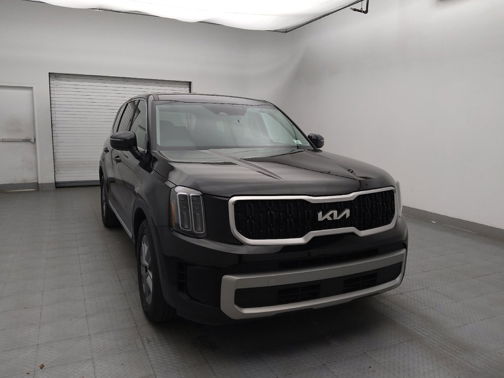 Used 2023 Kia Telluride LX FWD image 14