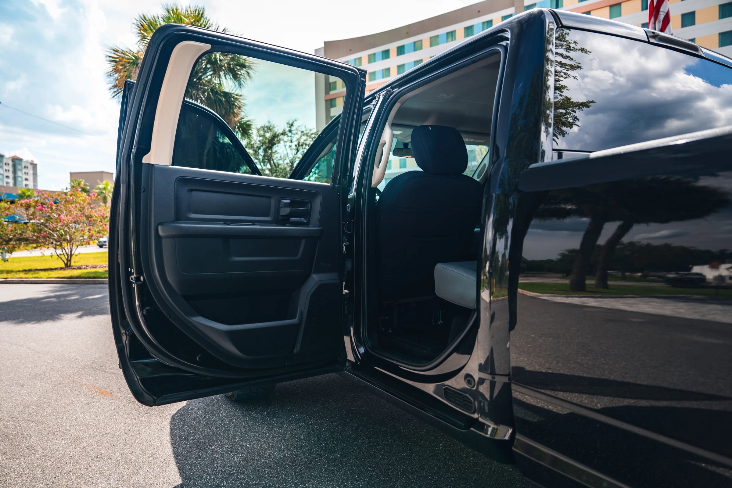 Used 2017 RAM 3500 Tradesman w/ Chrome Appearance Group image 12