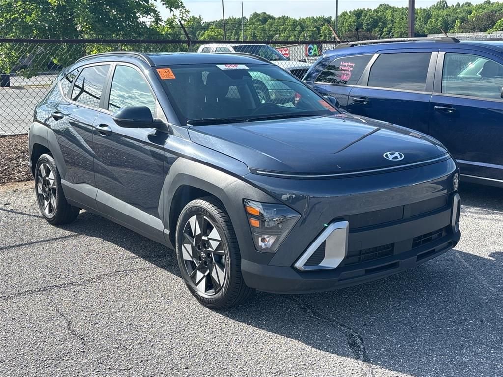 Used 2025 Hyundai Kona SEL FWD image 5