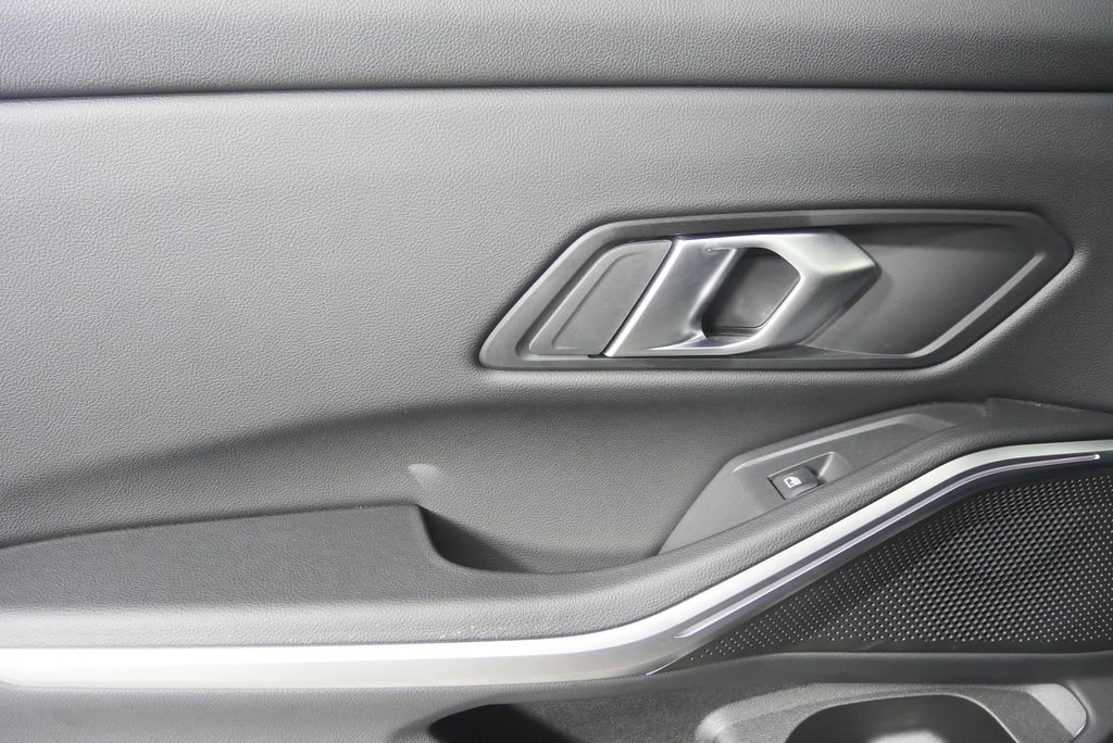 Used 2025 BMW 330i Sedan image 14