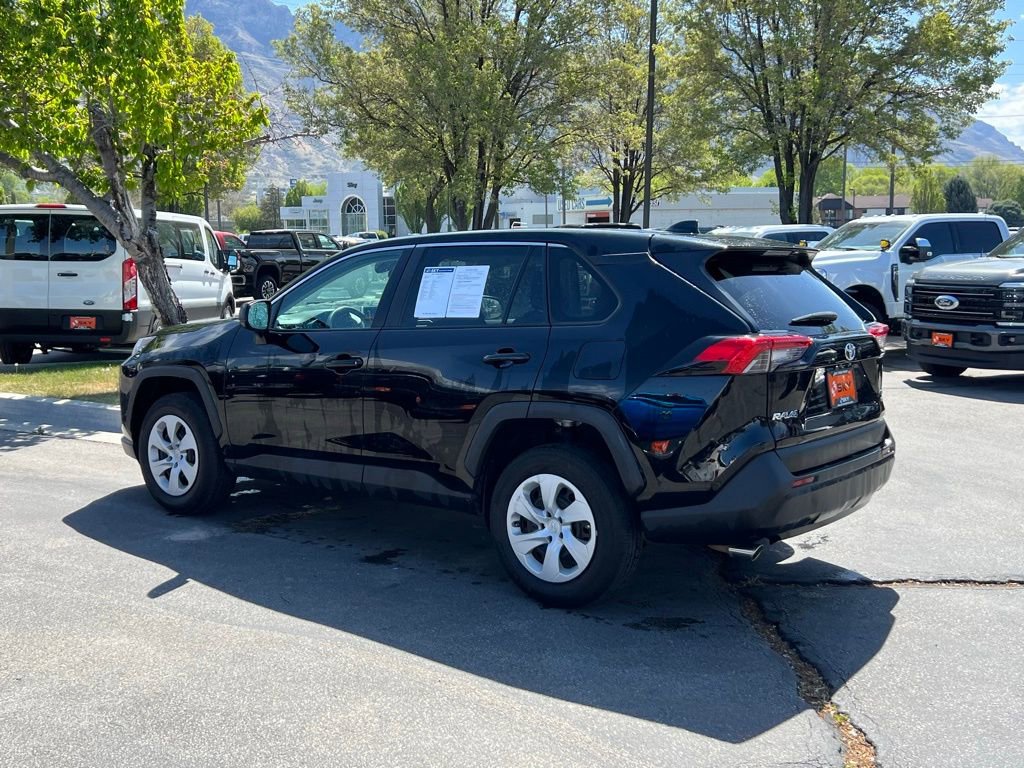 Used 2024 Toyota RAV4 LE AWD/4WD image 37