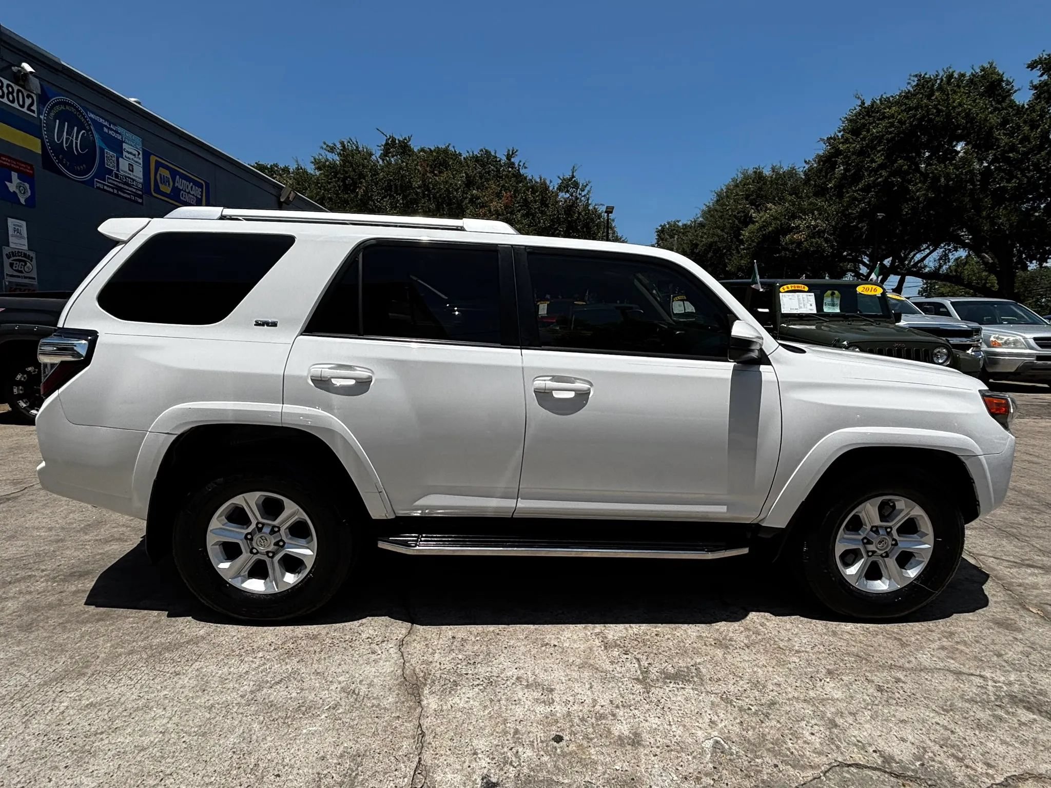 Used 2018 Toyota 4Runner SR5 RWD image 8