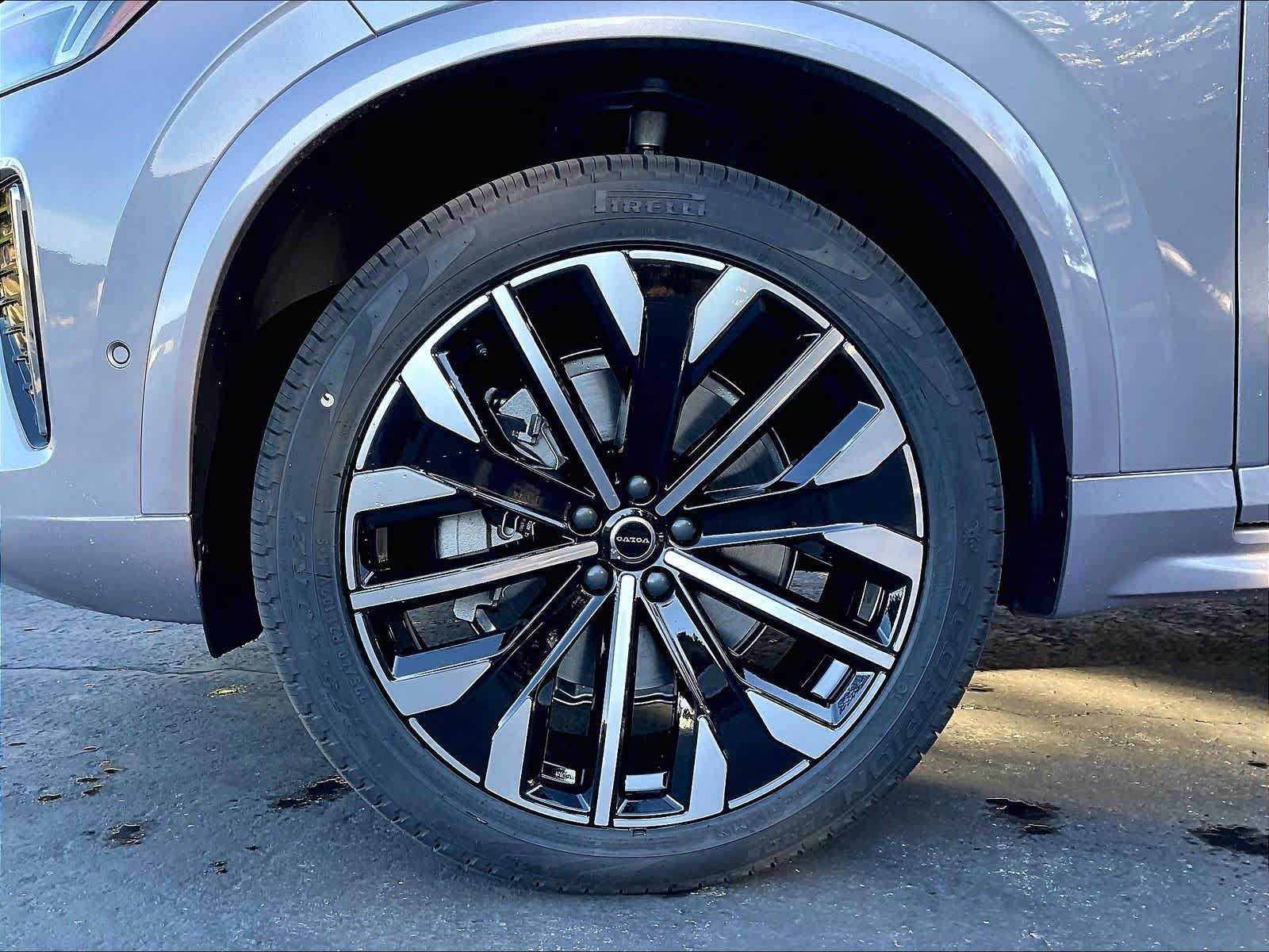 New 2027 Volvo XC90 B5 Plus AWD/4WD image 14