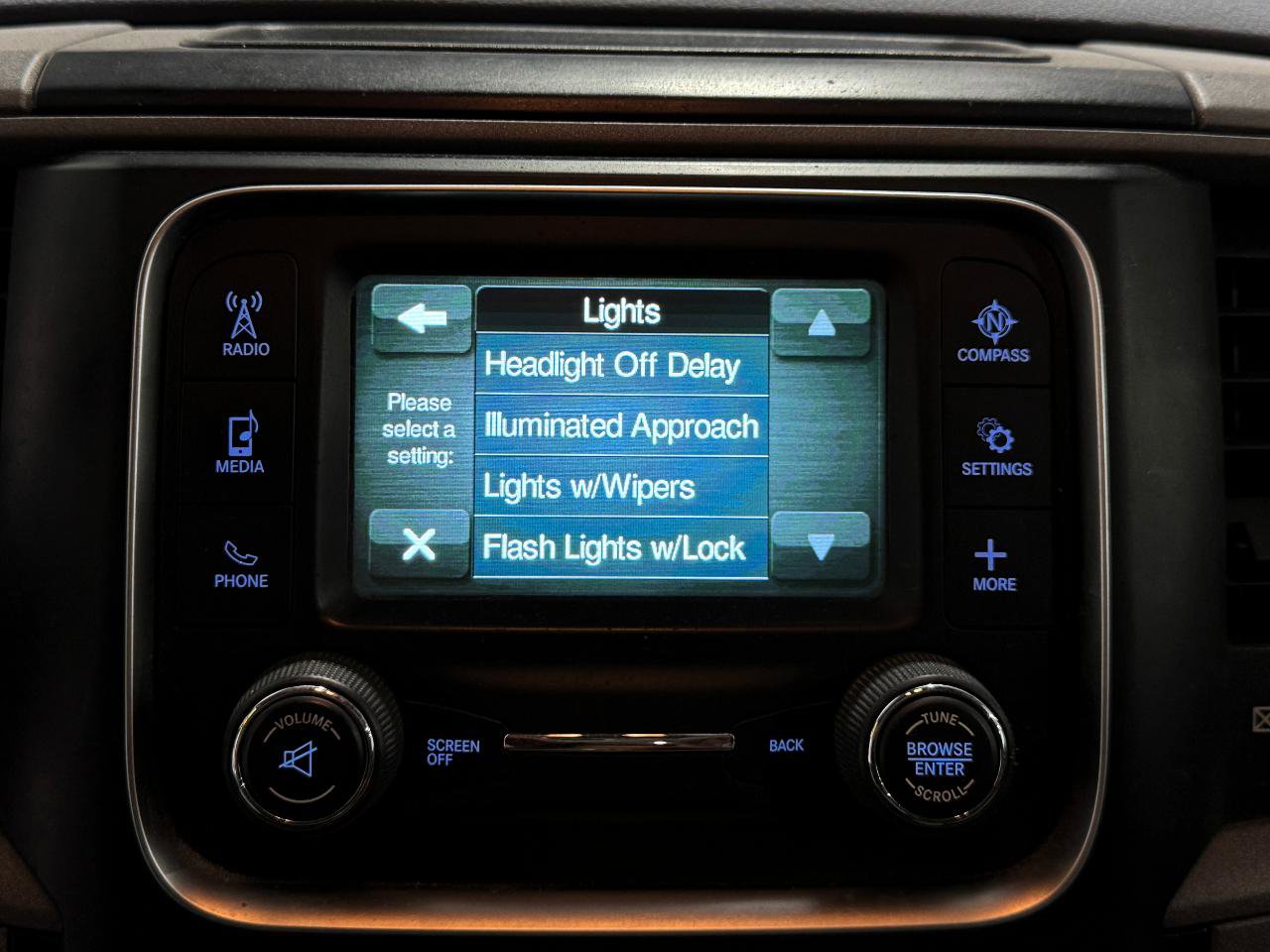 Used 2018 RAM 2500 Tradesman w/ Chrome Appearance Group image 21