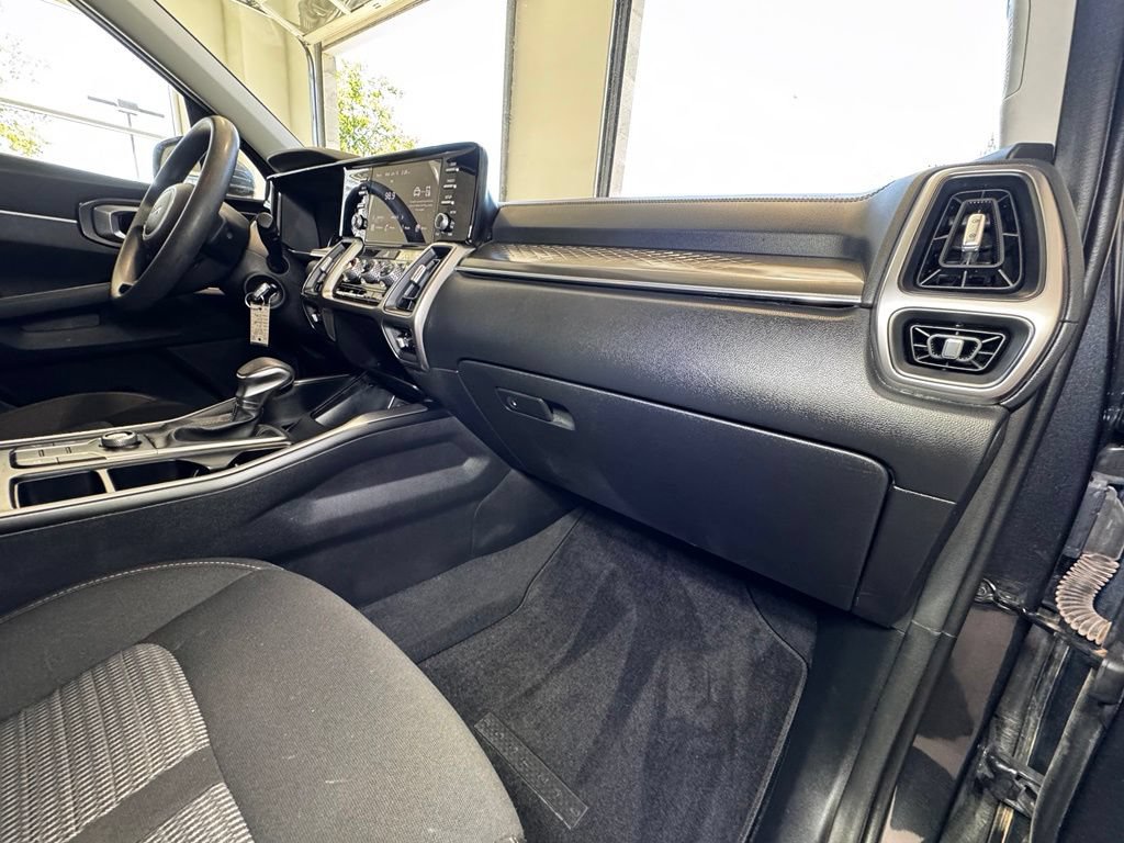 Used 2023 Kia Sorento LX AWD/4WD image 50
