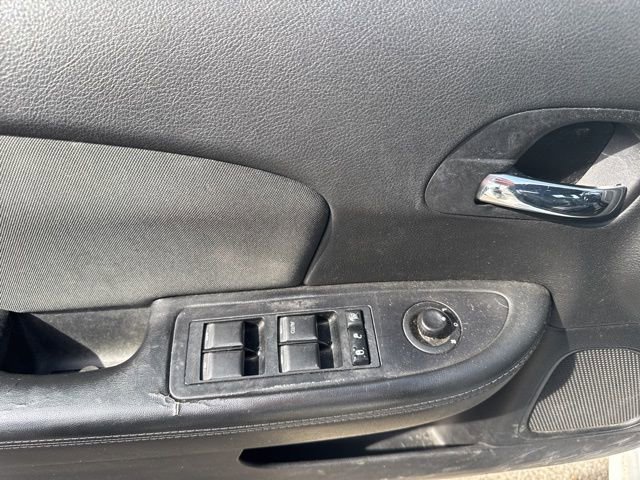 Used 2012 Chrysler 200 Touring image 9