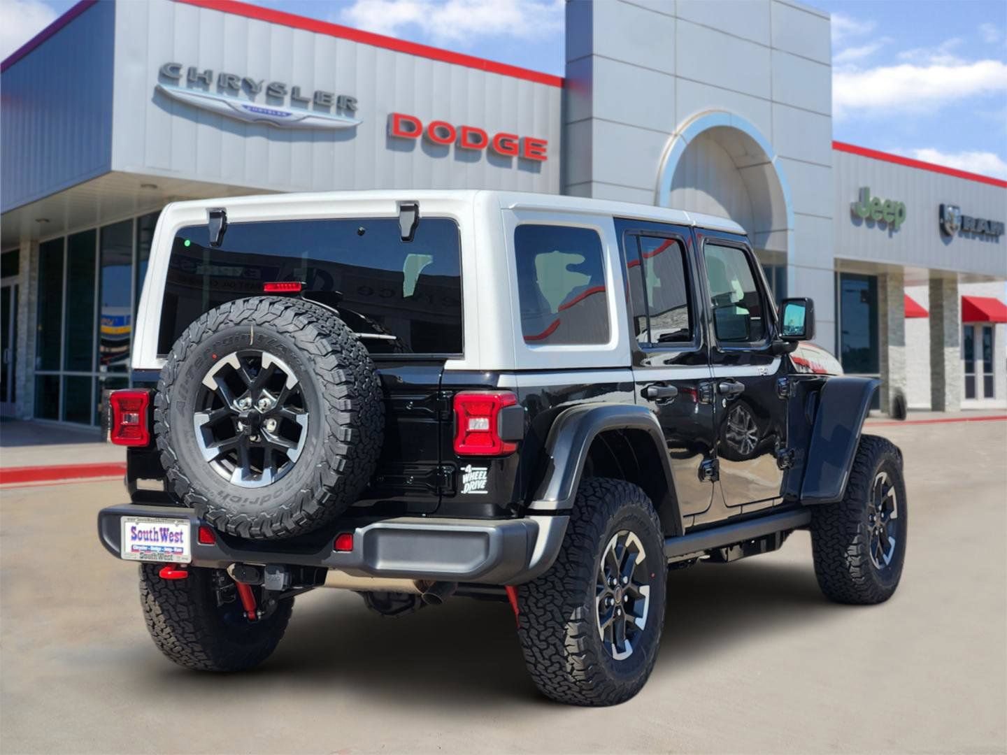 New 2026 Jeep Wrangler Unlimited Rubicon w/ Whitecap Package AWD/4WD image 5
