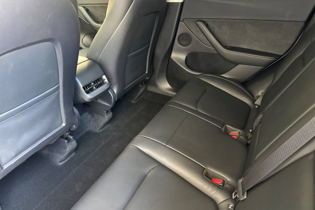 Used 2022 Tesla Model Y Performance AWD/4WD image 12