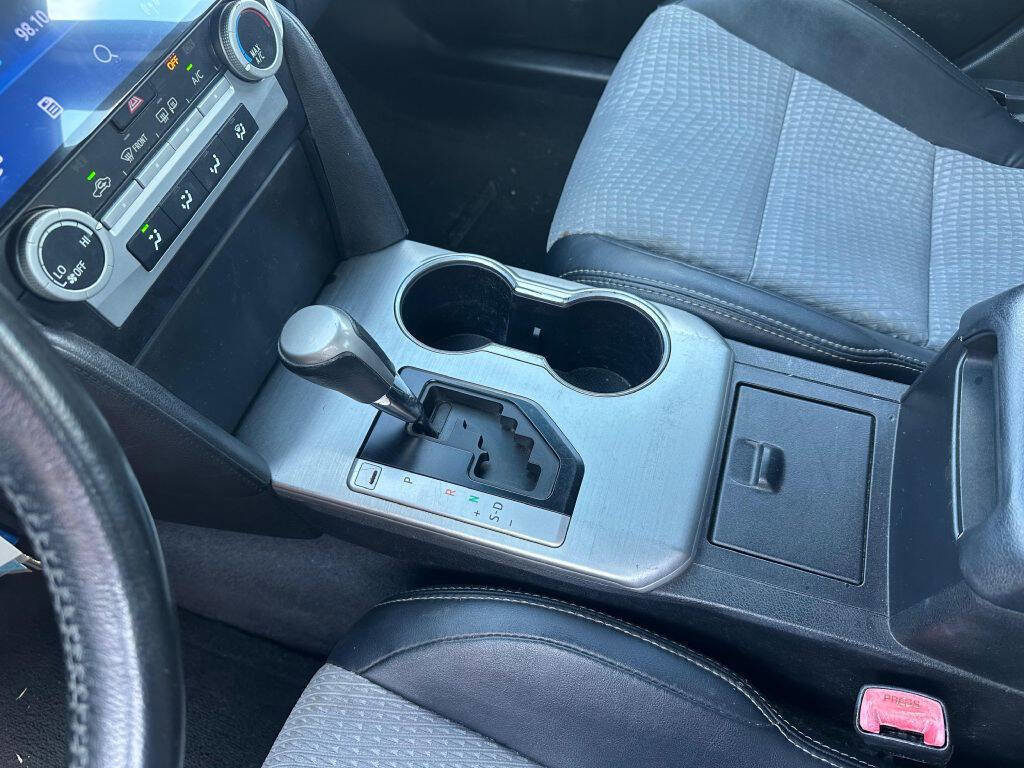 Used 2012 Toyota Camry image 15