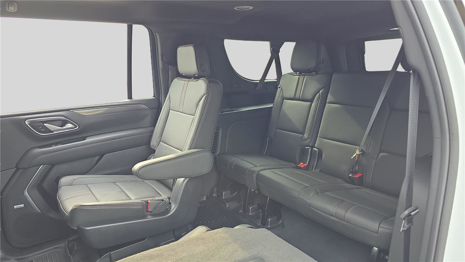 Used 2022 Chevrolet Suburban RST w/ Luxury Package AWD/4WD image 19