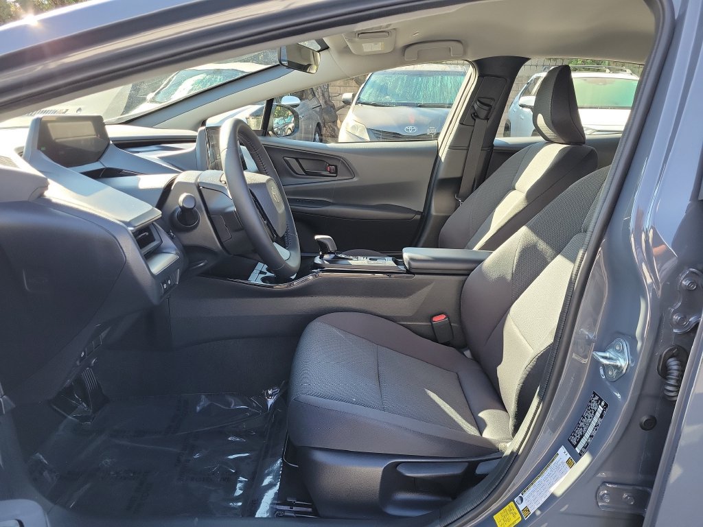 Used 2026 Toyota Prius LE FWD image 20