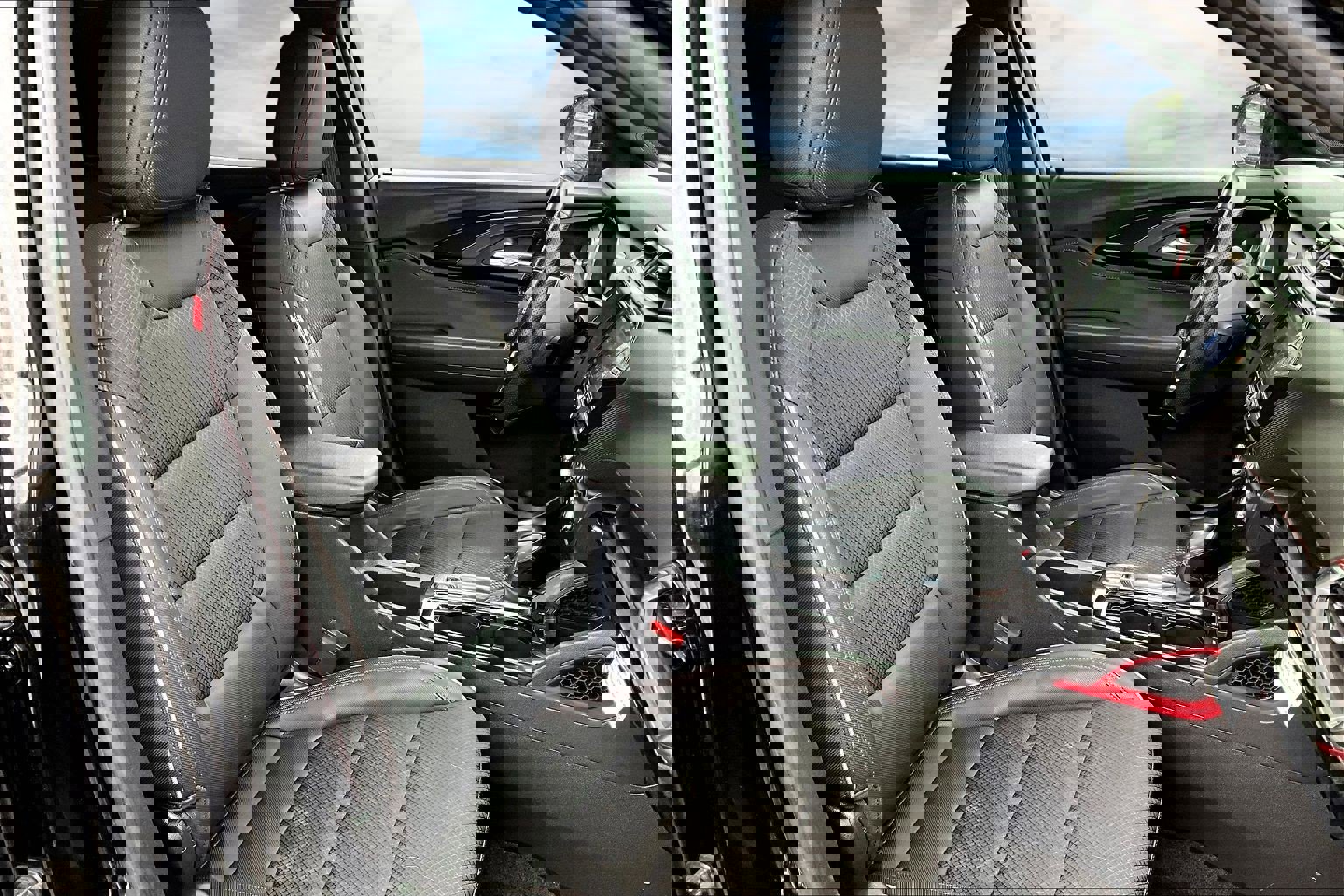 Used 2023 Chevrolet TrailBlazer RS w/ Convenience Package image 21