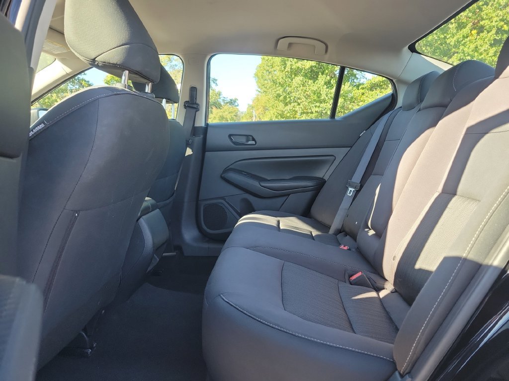Used 2025 Nissan Altima 2.5 SV FWD image 15
