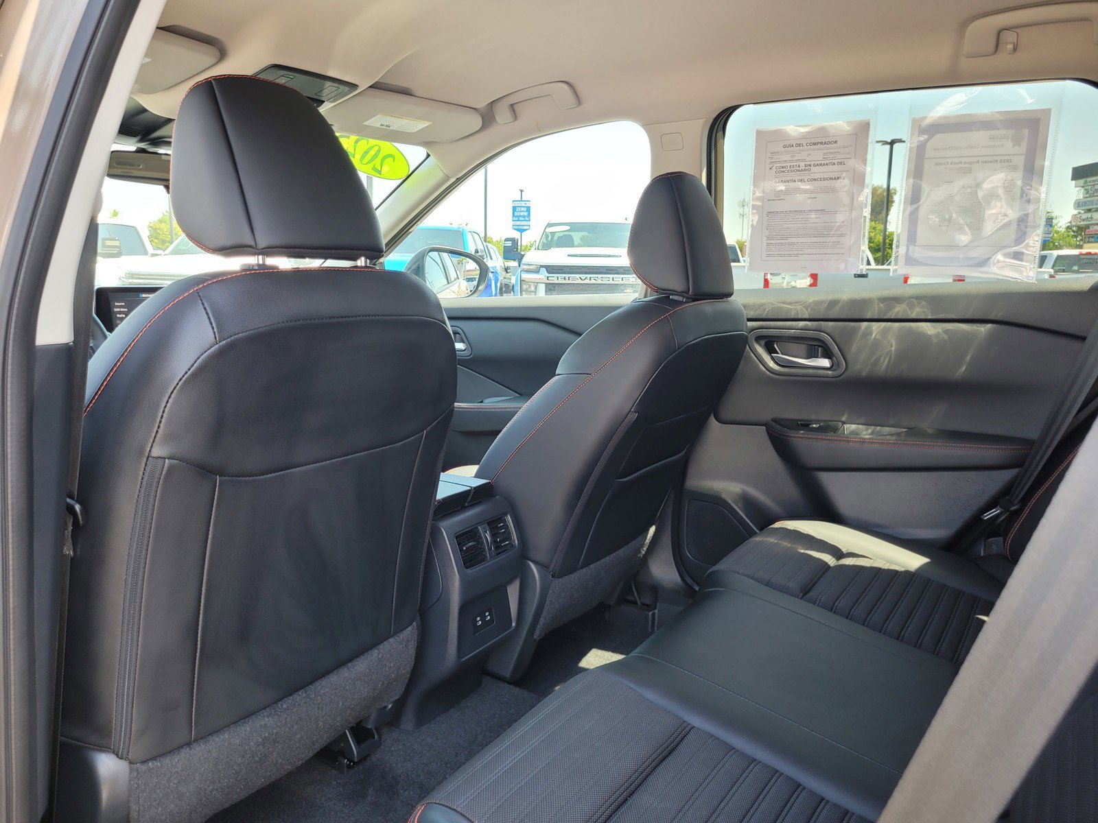 Used 2025 Nissan Rogue SV AWD/4WD image 13