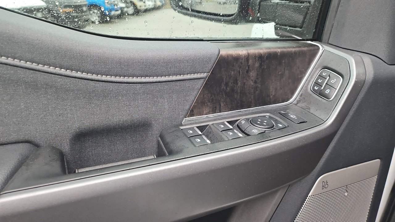 New 2026 Ford F250 Lariat w/ Black Appearance Package image 6