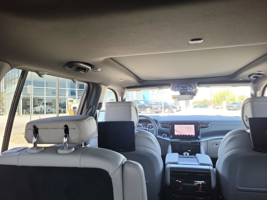 Used 2025 Jeep Wagoneer Series III w/ Premium Group I AWD/4WD image 11