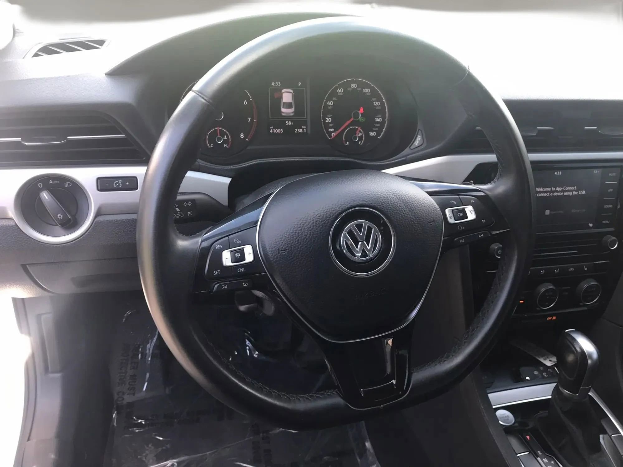 Used 2020 Volkswagen Passat 2.0T SE FWD image 16