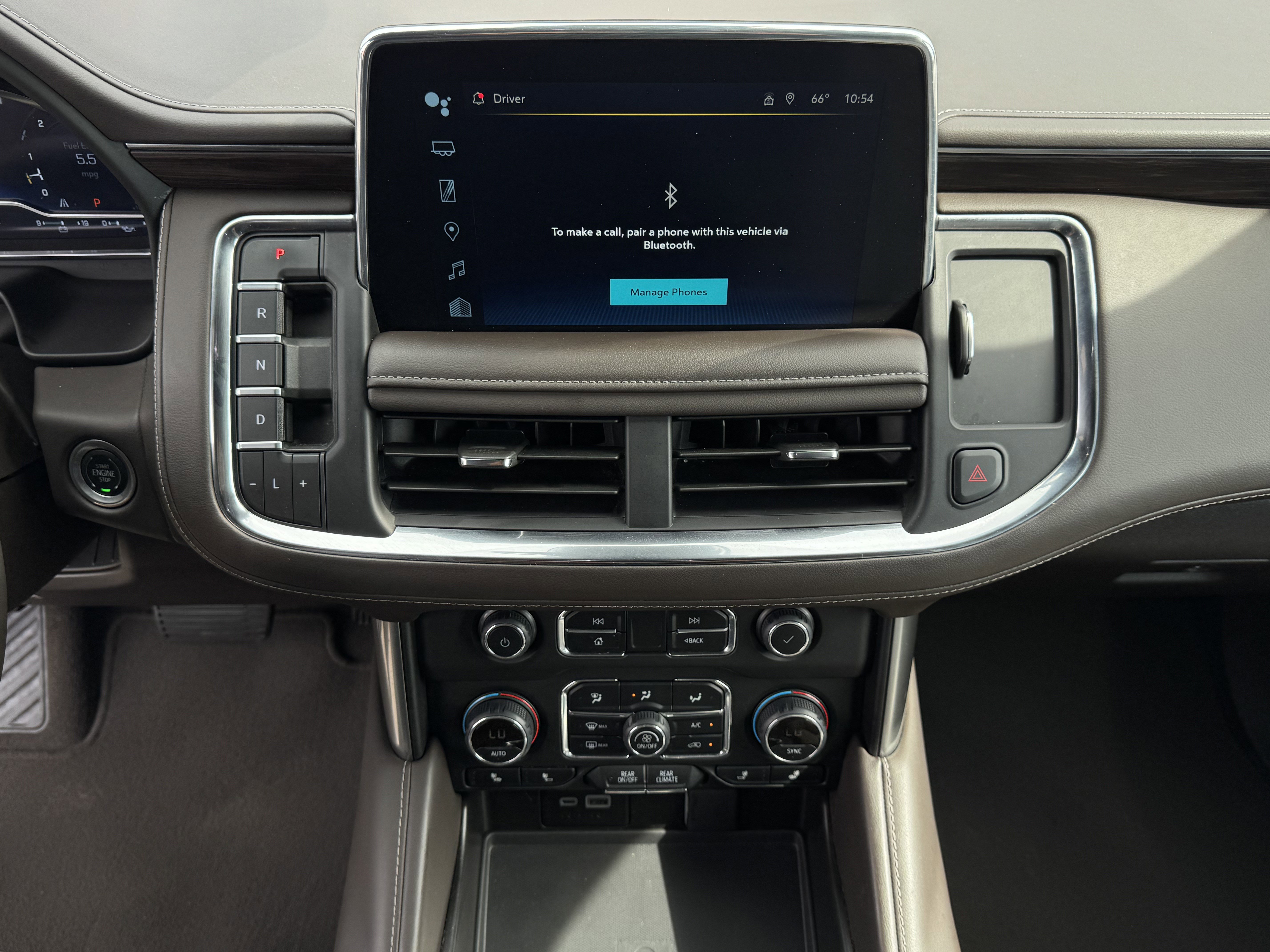 Used 2024 Chevrolet Suburban LT RWD image 18