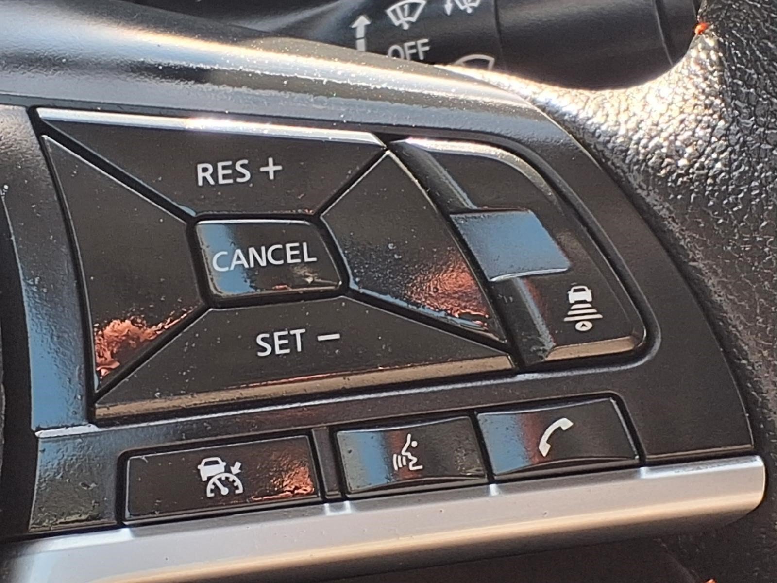 Used 2021 Nissan Kicks SR w/ Interior Electronics Package FWD image 17
