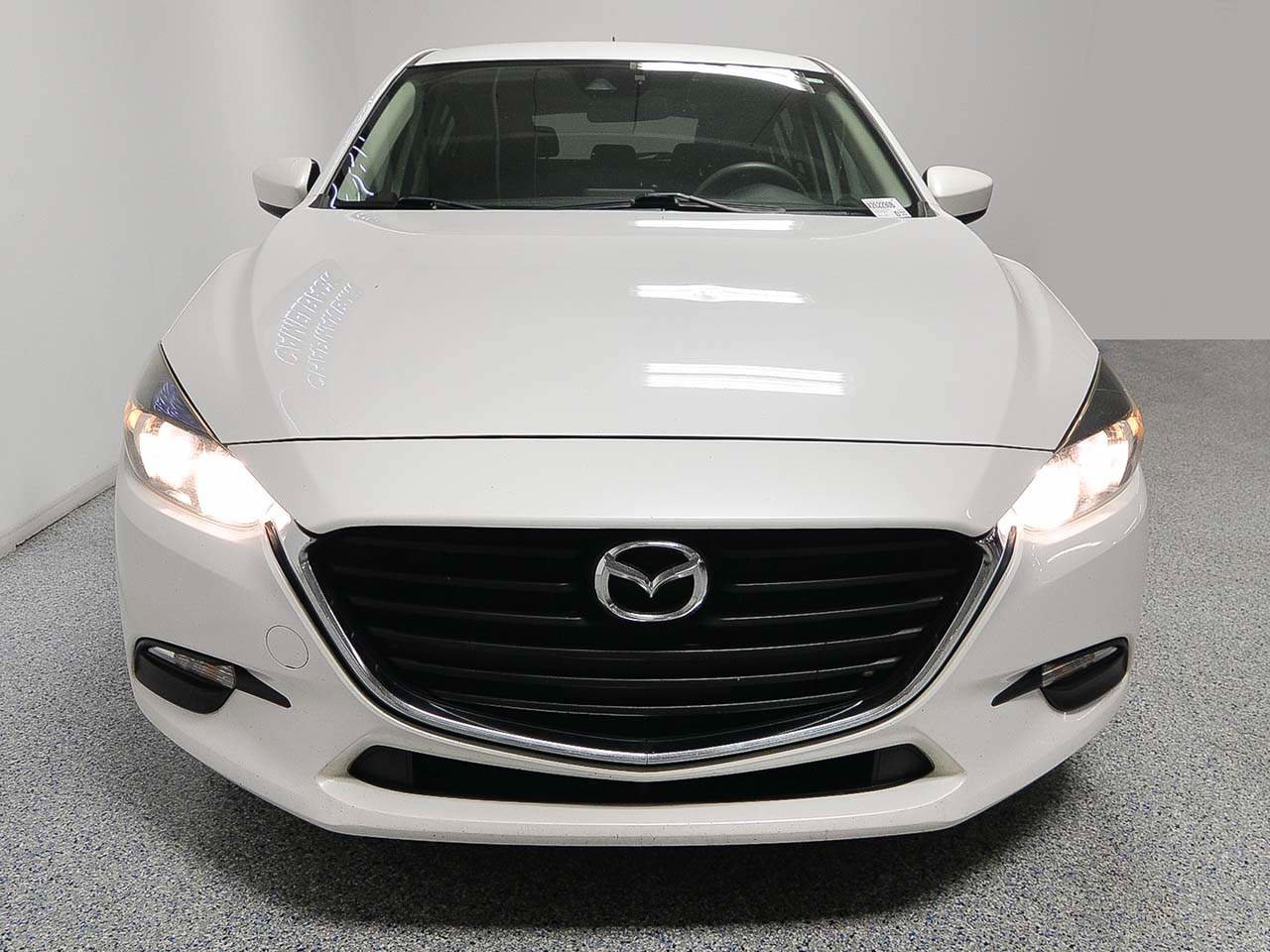Used 2018 MAZDA MAZDA3 Sport FWD image 3
