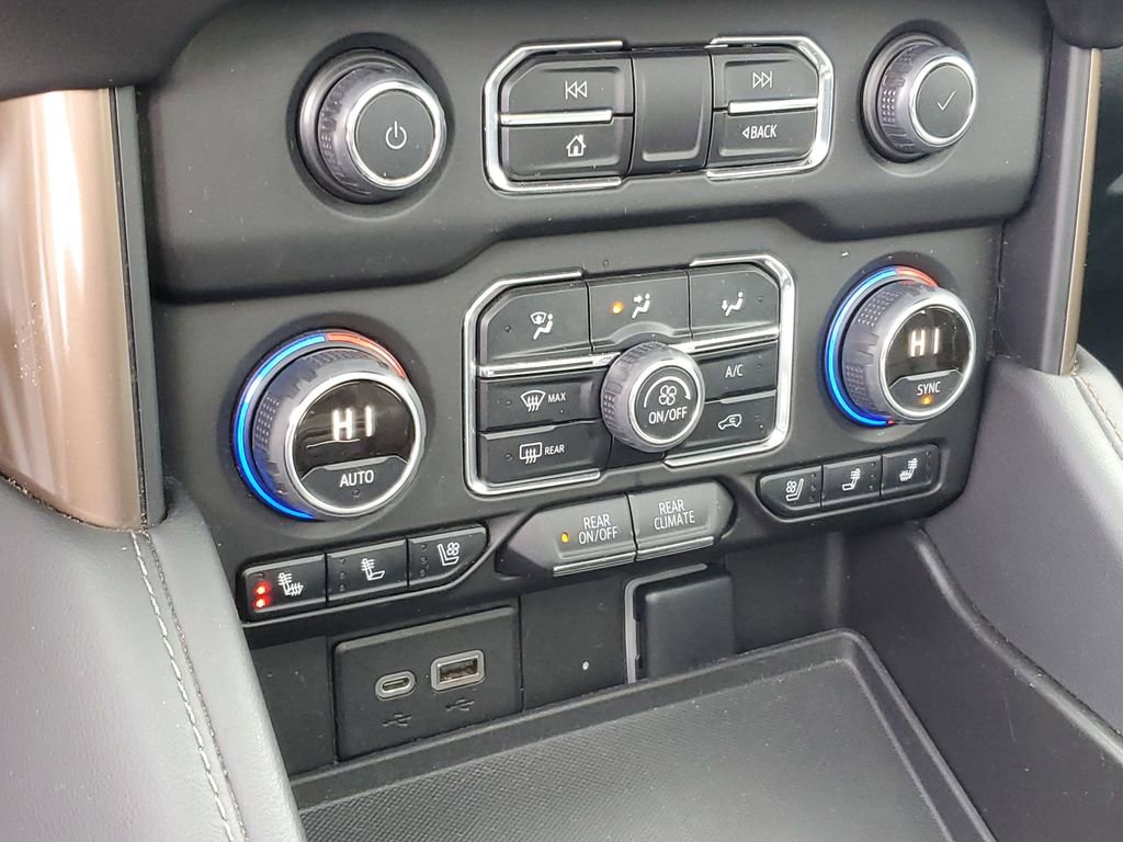 Used 2023 Chevrolet Suburban High Country image 23