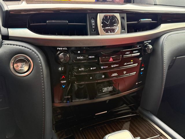 Used 2019 Lexus LX 570 4WD image 23