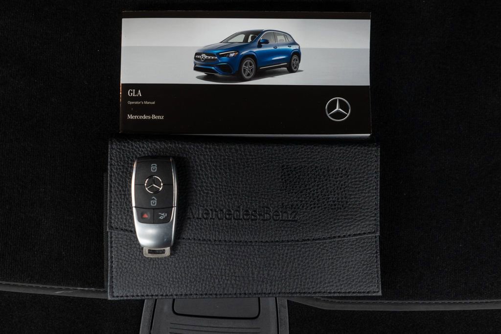 Used 2025 Mercedes-Benz GLA 250 4MATIC image 49