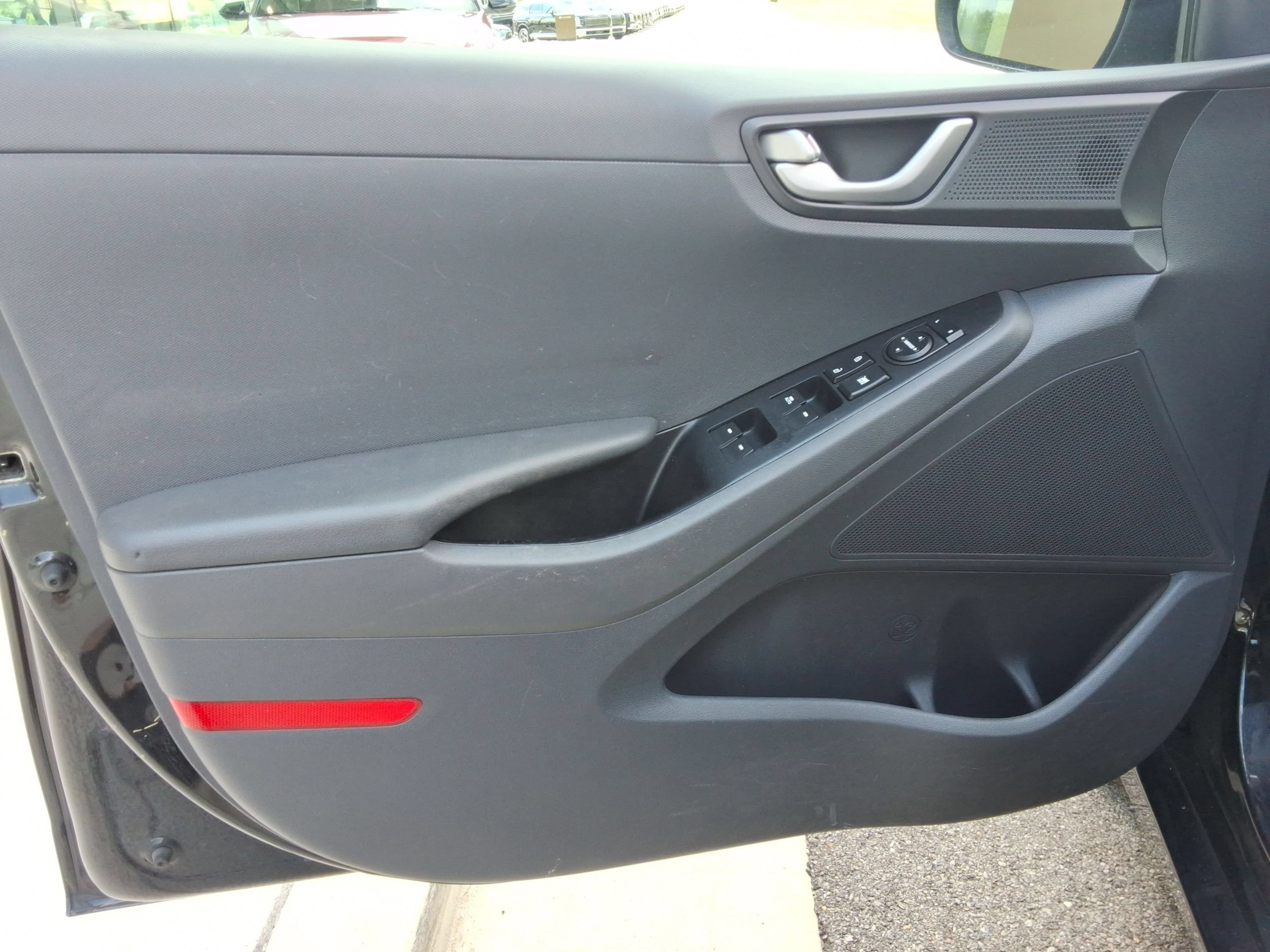 Used 2019 Hyundai Ioniq Blue FWD image 22