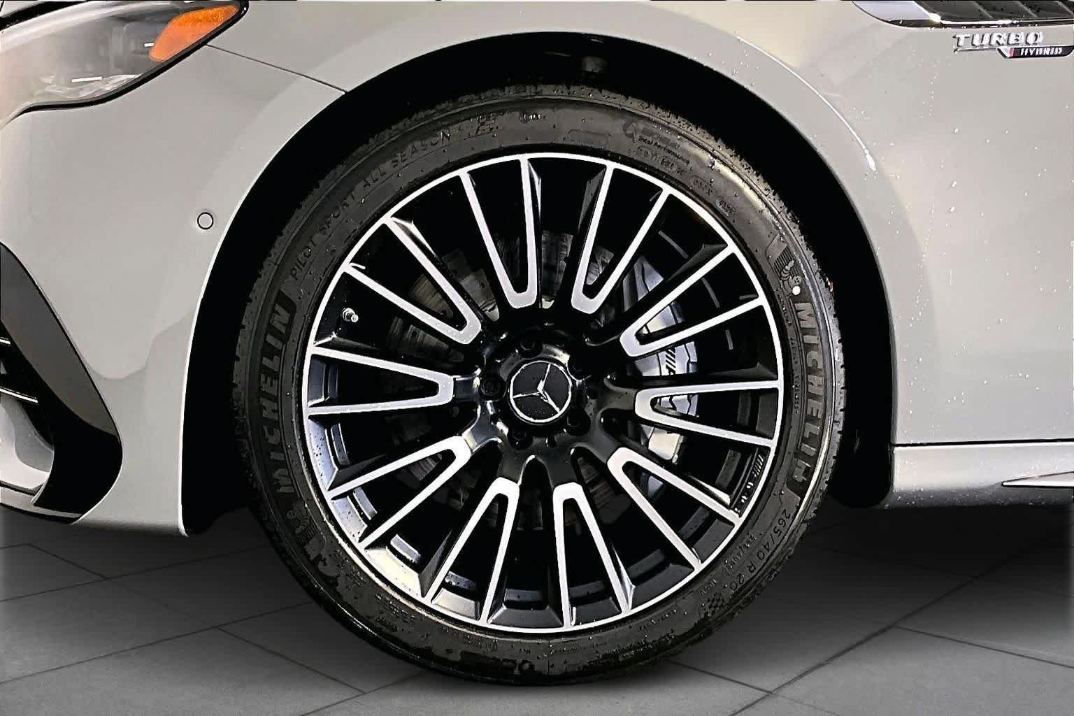 New 2026 Mercedes-Benz E 53 AMG e 4MATIC Sedan image 17