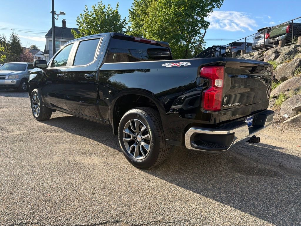 Used 2024 Chevrolet Silverado 1500 LT AWD/4WD image 4