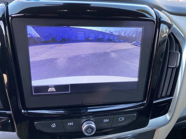 Used 2023 Chevrolet Traverse LT image 9