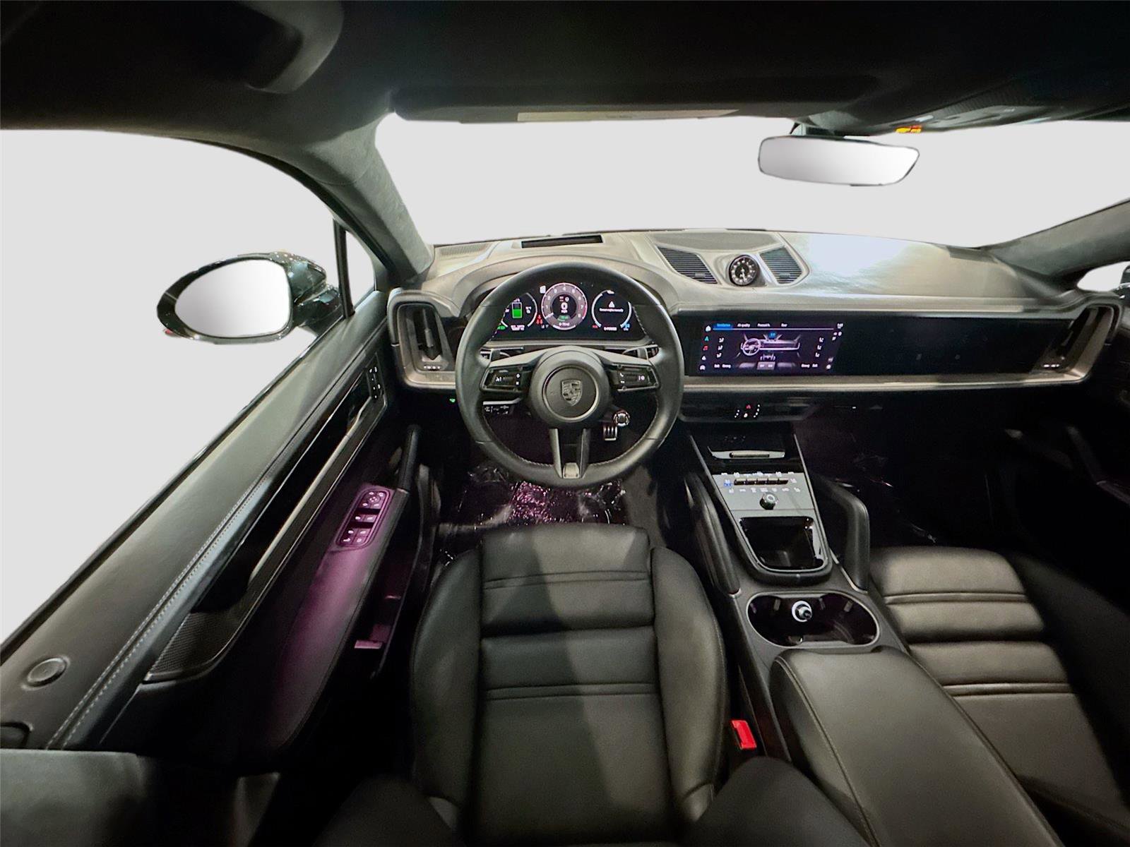 Used 2025 Porsche Cayenne Turbo image 3