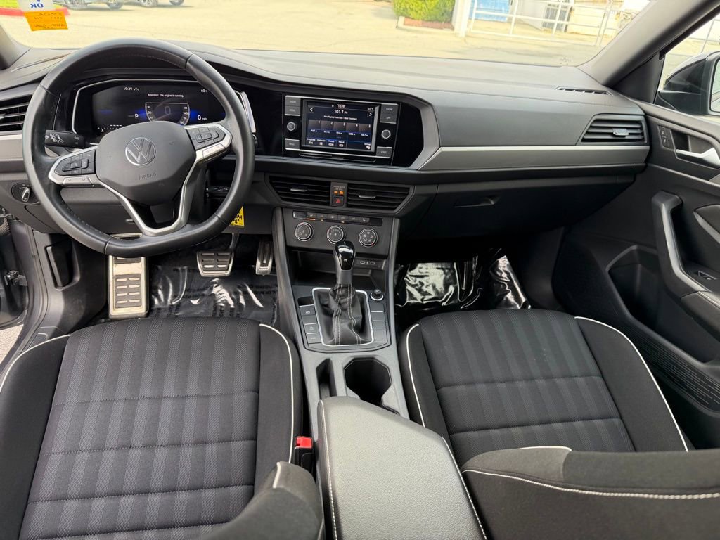 Used 2024 Volkswagen Jetta Sport image 15