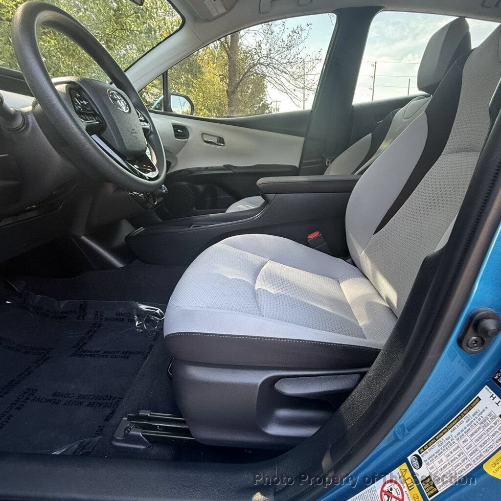 Used 2019 Toyota Prius LE FWD image 22