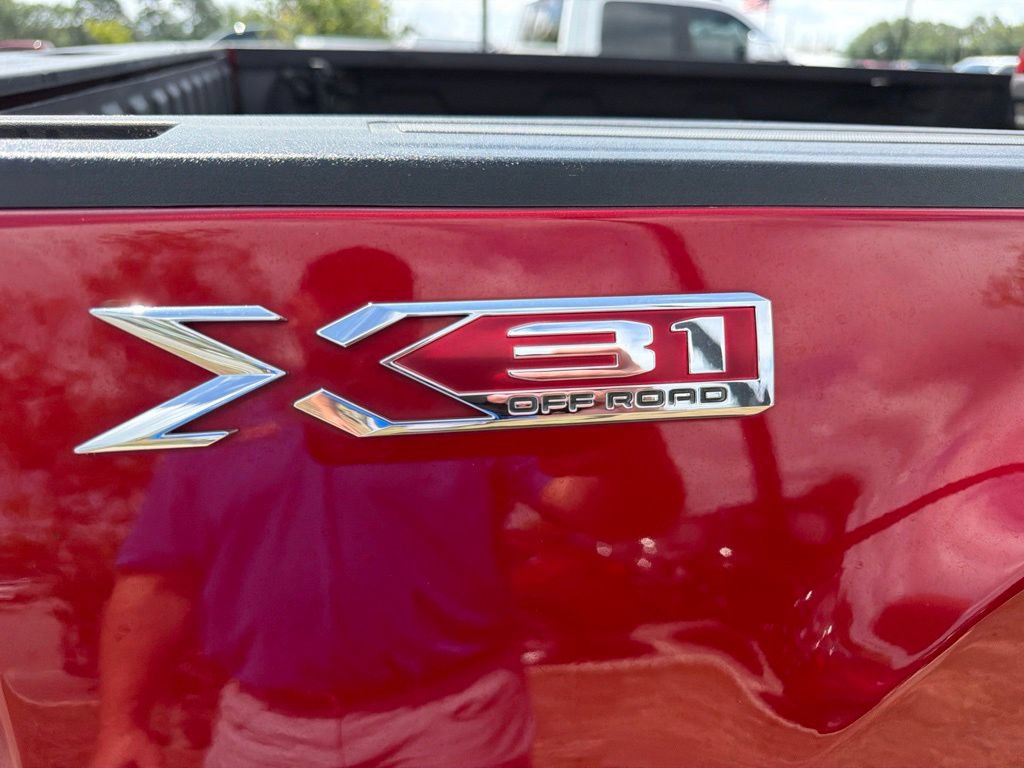 Used 2021 GMC Sierra 2500 SLT w/ SLT Premium Package AWD/4WD image 8
