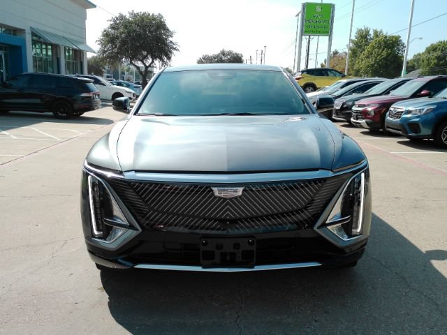 Used 2023 Cadillac Lyriq AWD image 2