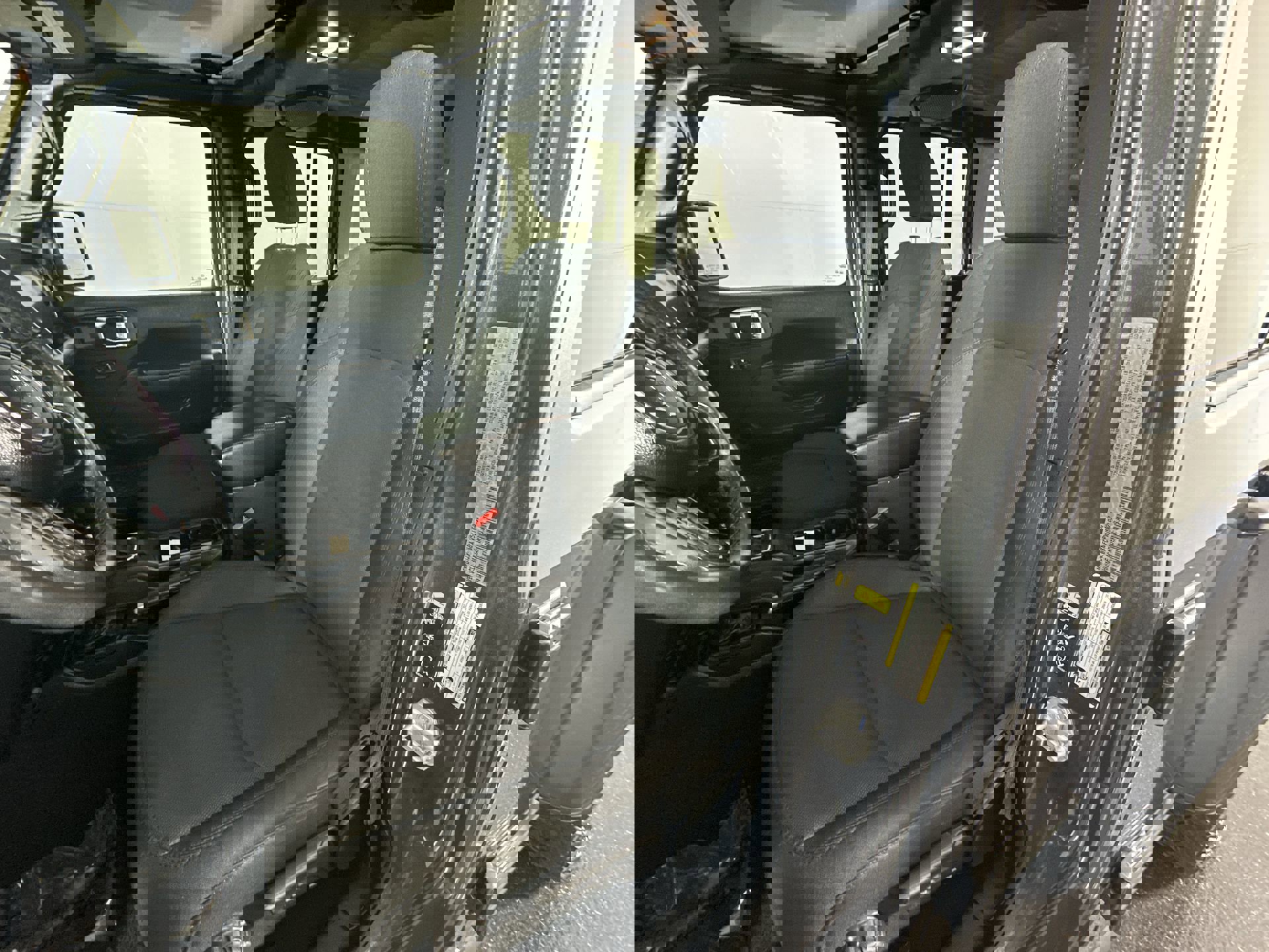 Used 2023 Jeep Wrangler Unlimited w/ Cold Weather Group image 15