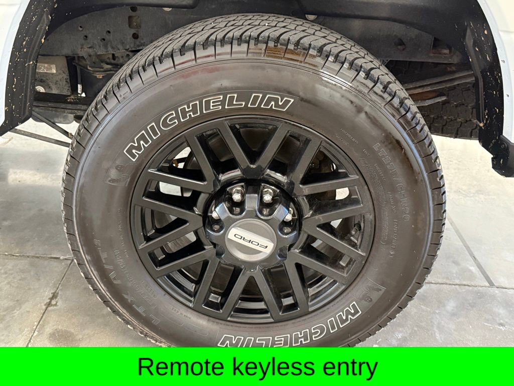 Used 2022 Ford F250 Lariat w/ Black Appearance Pkg image 5