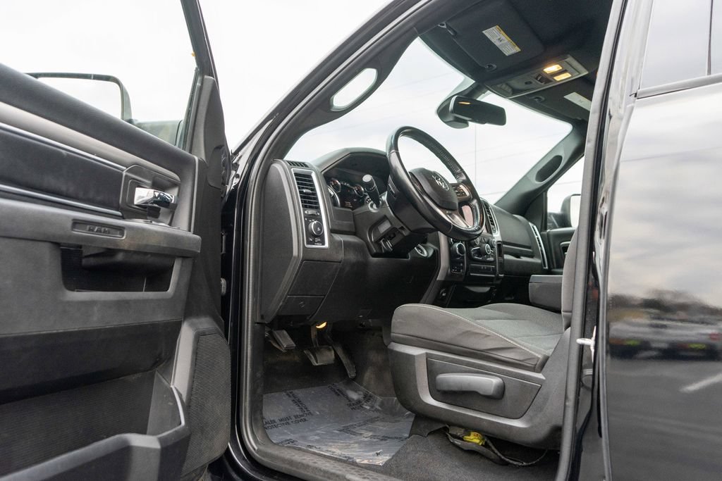 Used 2022 RAM 1500 Classic Warlock AWD/4WD image 13