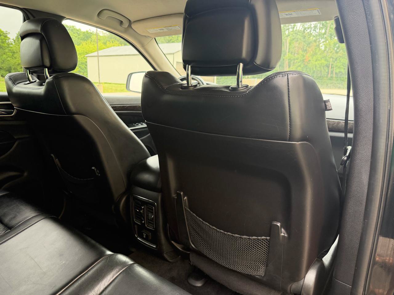 Used 2012 Jeep Grand Cherokee Laredo AWD/4WD image 31