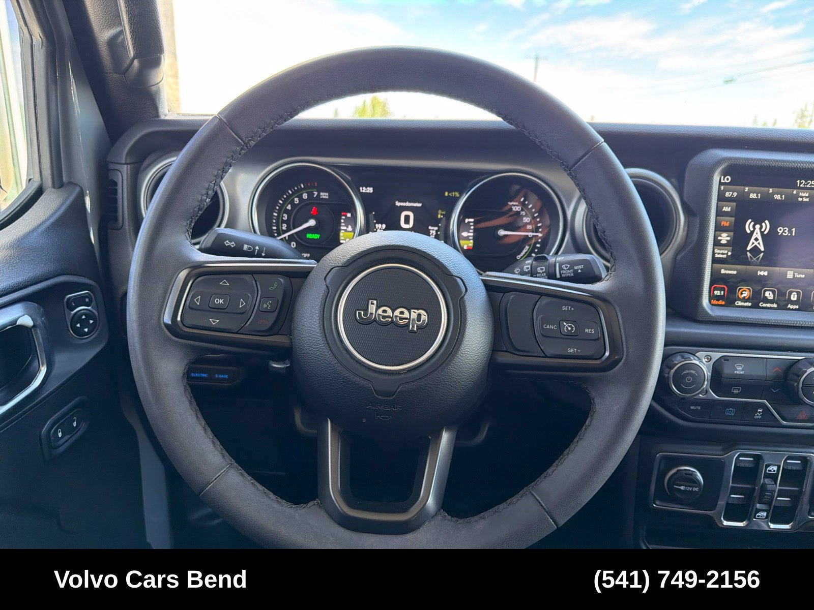 Used 2023 Jeep Wrangler Unlimited w/ 8.4" Radio Group AWD/4WD image 11