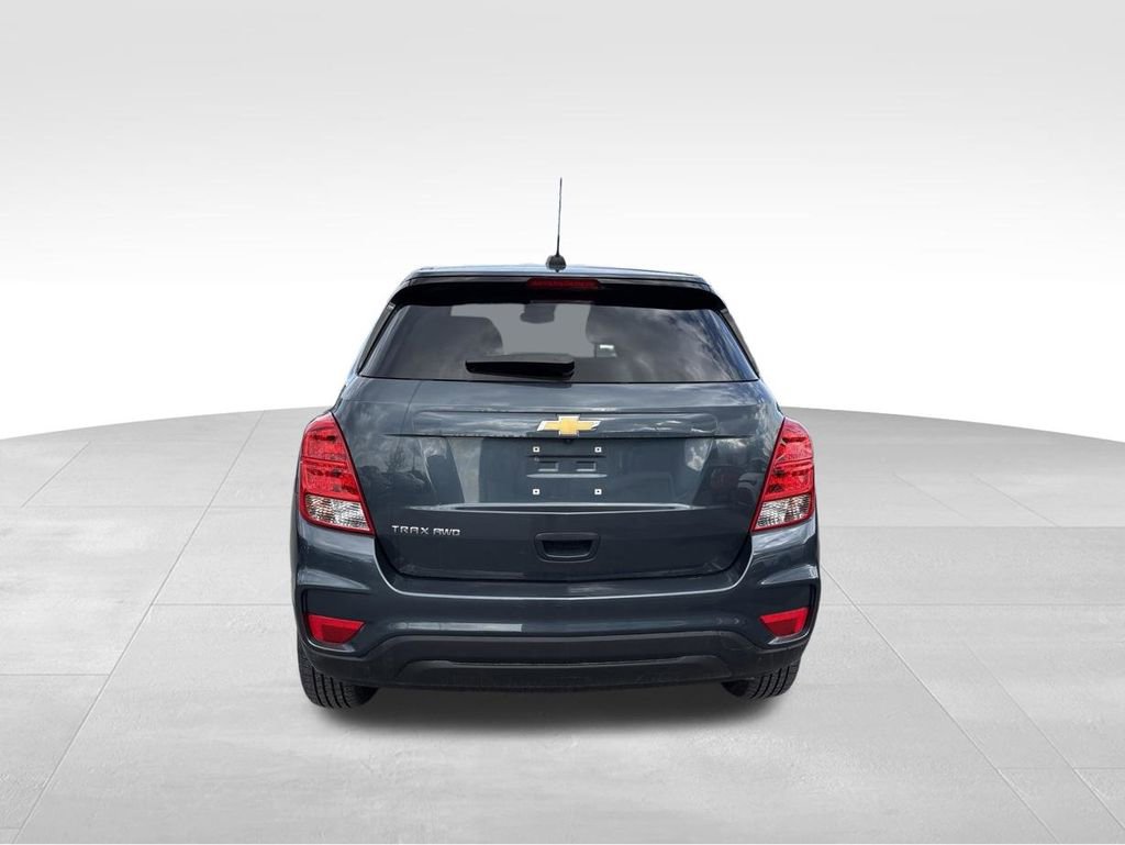 Used 2022 Chevrolet Trax LS w/ Tint and Cruise Package AWD/4WD image 8