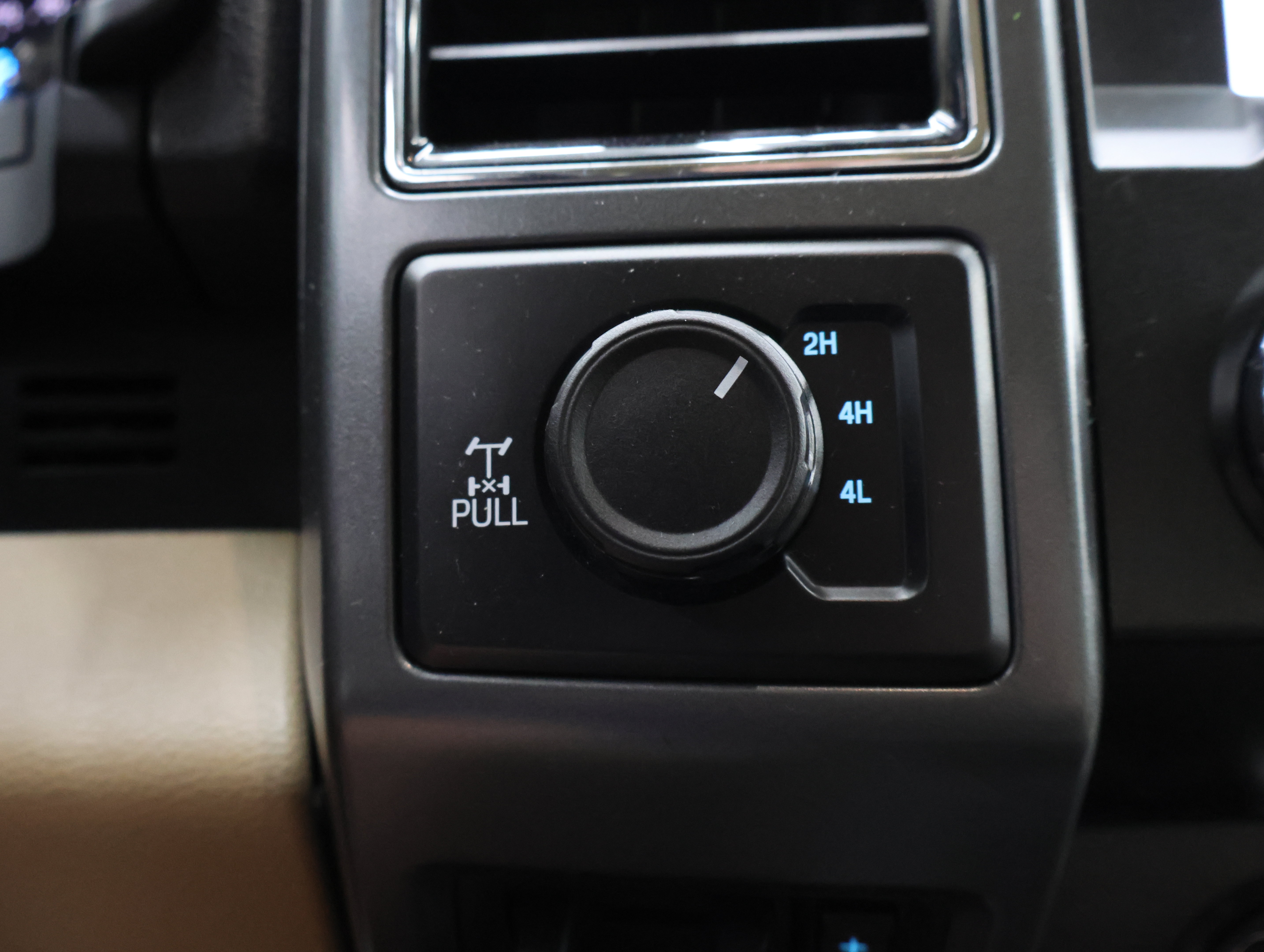 Used 2020 Ford F250 XLT w/ XLT Value Package AWD/4WD image 46