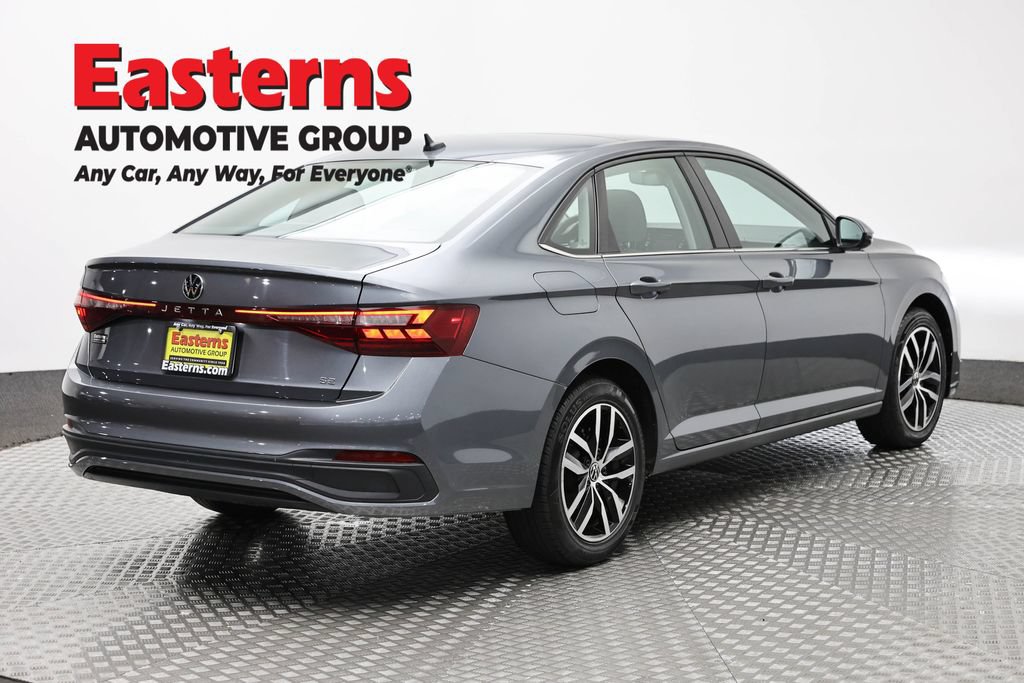 Used 2025 Volkswagen Jetta SE FWD image 6