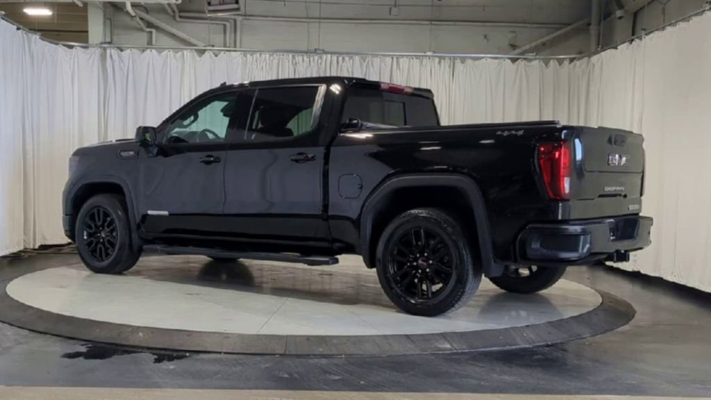 Used 2023 GMC Sierra 1500 Elevation w/ Preferred Package image 8