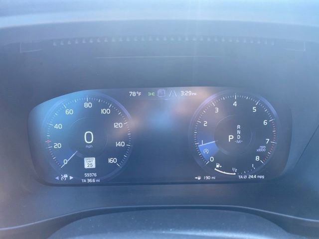 Certified 2021 Volvo XC40 T5 R-Design w/ Advanced Package AWD/4WD image 10